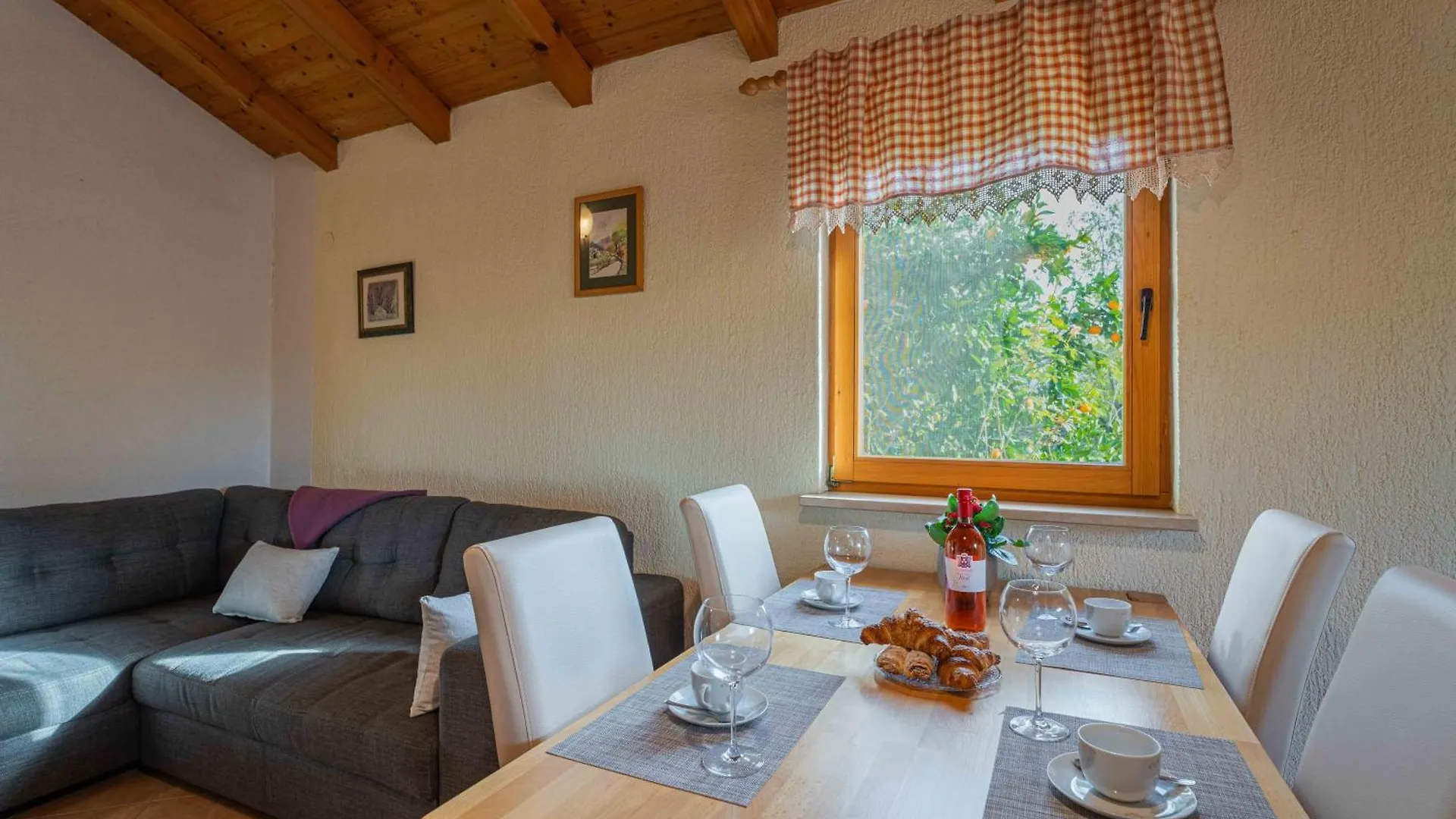 Garden House Kablar Villa Pula 0*,  Croatia