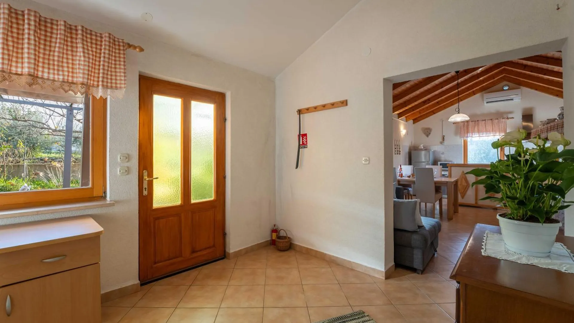 Garden House Kablar Villa Pula Holiday home